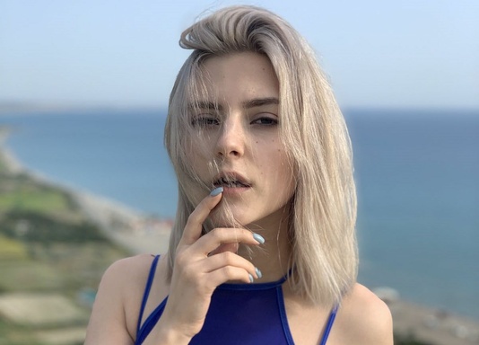 дэнчик падает