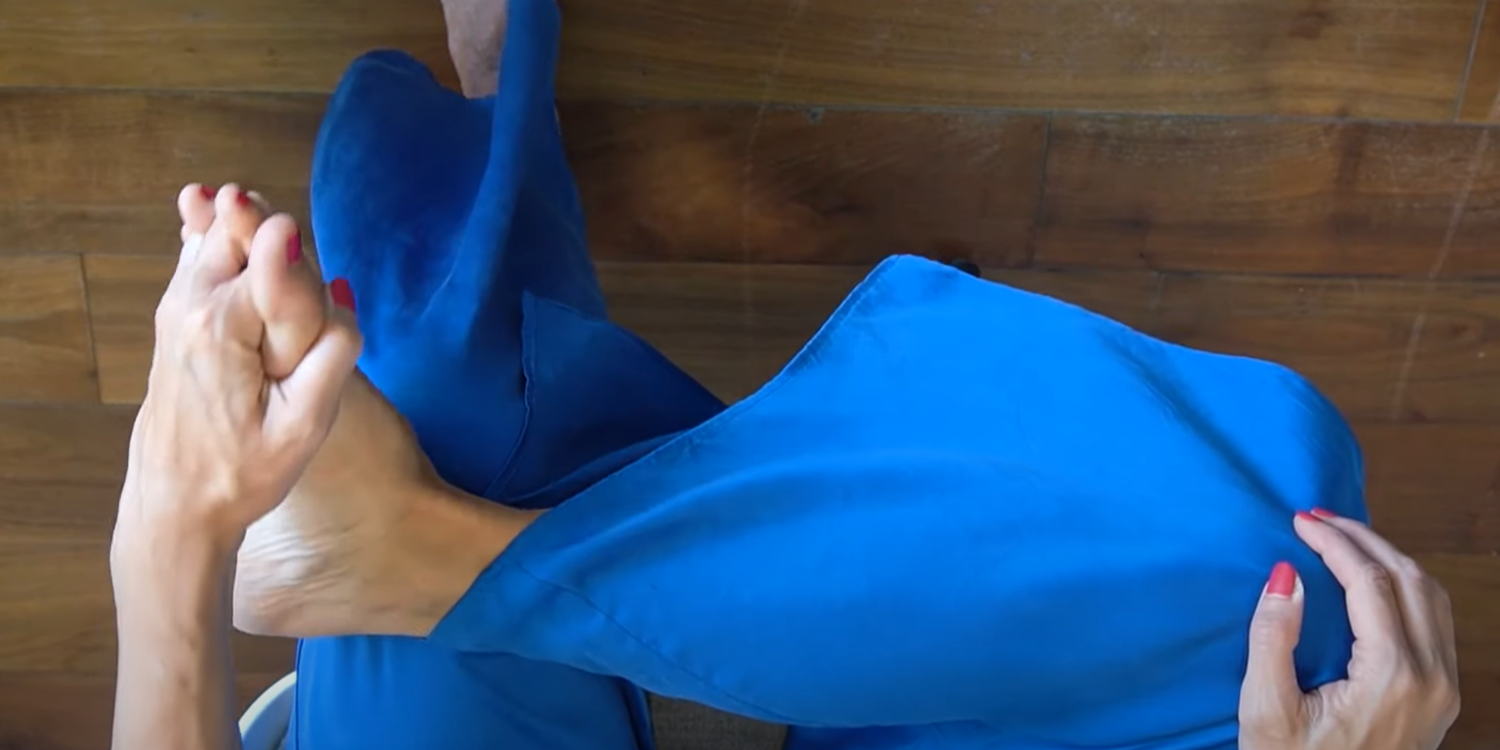 Как правильно делать массаж стоп: разогрейте стопу